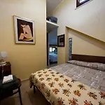 Casa Maria Host - - Rossano * Case San Francesco