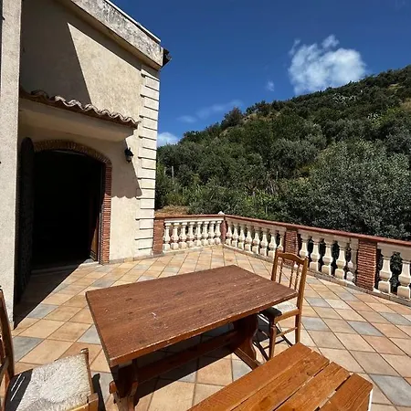 Casa Maria Host - - Rossano בית נופש